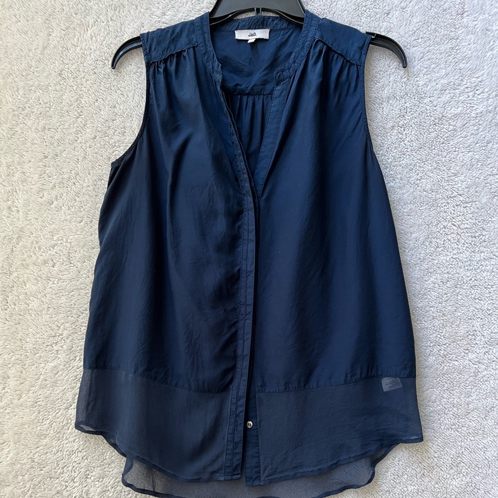 Silky sleeveless button up blouse. - Aus Size 12 (conversion in photos)